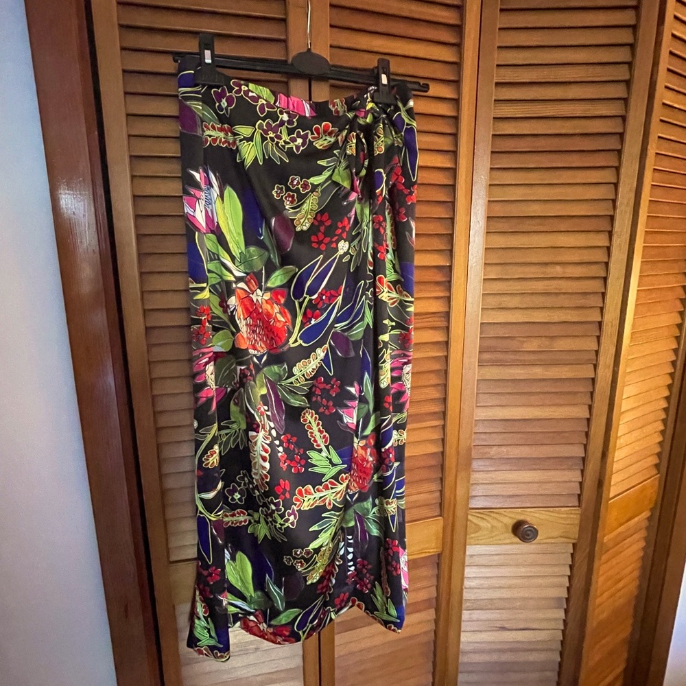 Chico’s Sarong Skirt - Perfect condition. Size 4 but runs large.